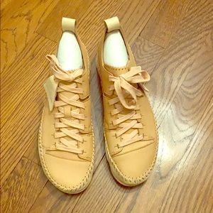 Clarks Tri Genics / pinkish tan color